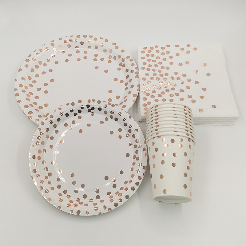 Kit di stoviglie per feste in  - Paper Straw Color recensione e prezzo